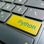 【初心者向け】Pythonの特徴とは？できることや活かせる仕事を徹底解説